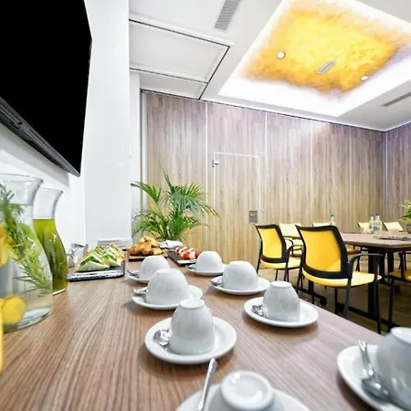Ldb Con Desayuno Incluido, Wifi, A La 500 De La Playa Las Canteras Las Palmas de Gran Canaria